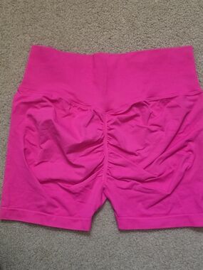 Women’s High-Waist Scrunch Back Bike Shorts - Hot Pink